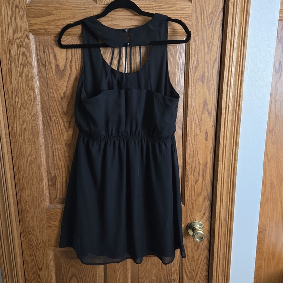 Xhilaration Sleeveless Cut Out Back Dress 💲BUNDLE AND SAVE BIG💲 - Picture 2 of 3